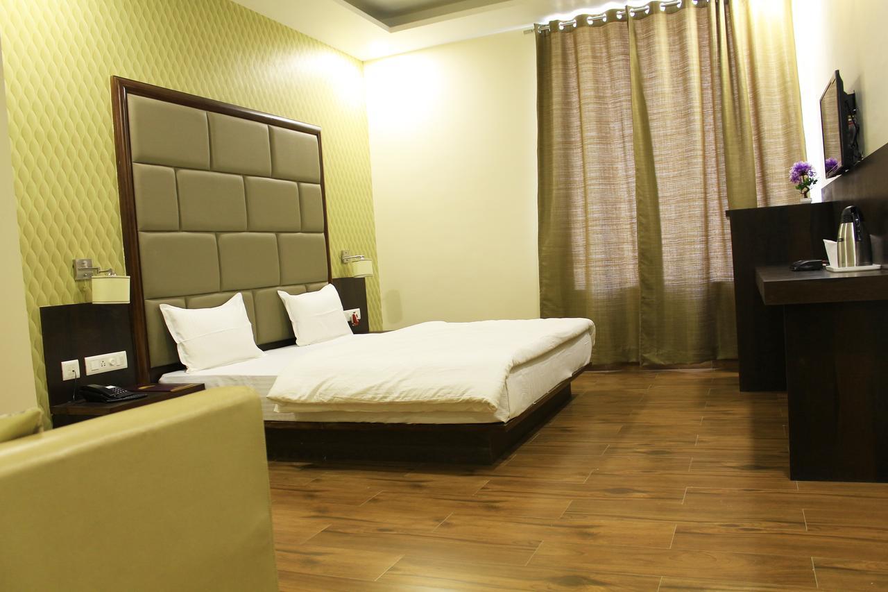 Hotel Radiant Inn Roorkee Zewnętrze zdjęcie