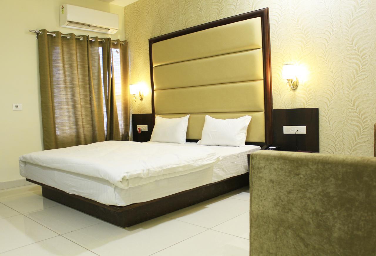 Hotel Radiant Inn Roorkee Zewnętrze zdjęcie
